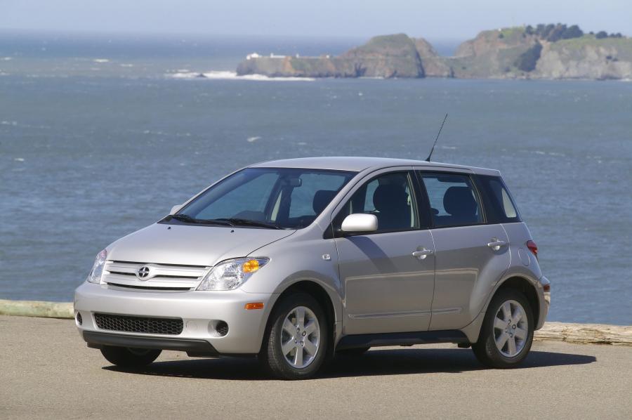  Scion xA 2003 года  (фото 17 из 25)